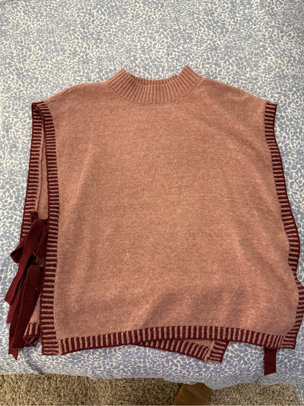 Sleeveless Crewneck Knit Vest in Dusty Rose with Maroon Trim
